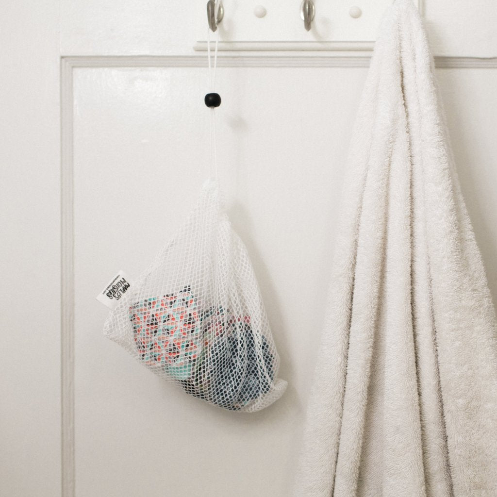 Mesh Laundry Bag & Facial Rounds Set